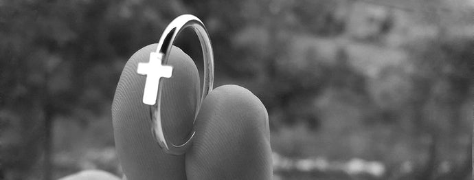 Vše, co byste měli vědět o křesťanských prstenech